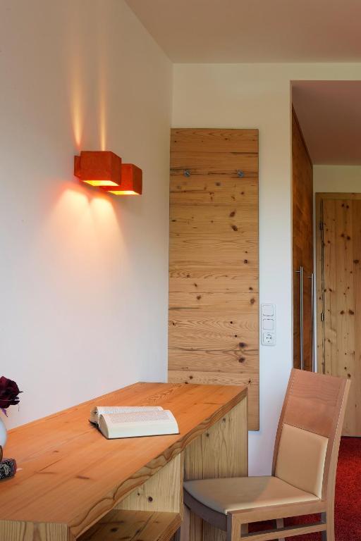 Hotel Flatscher Stuhlfelden Rum bild