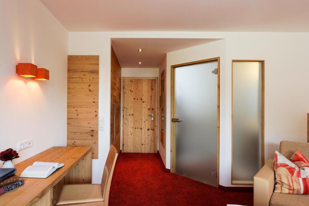 Hotel Flatscher Stuhlfelden Rum bild